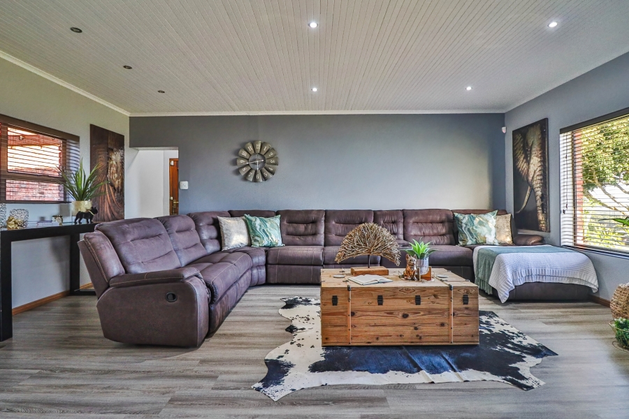 3 Bedroom Property for Sale in Lovemore Park Eastern Cape